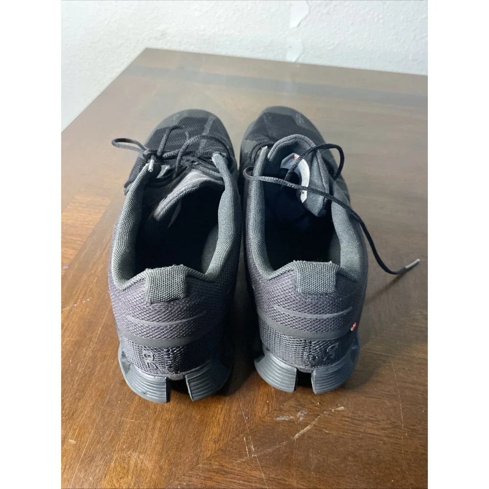 On Cloud 5 Mens 10.5 All Black Running Shoes Sneakers 19-0002